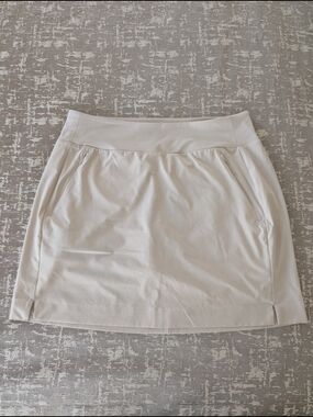 Athleta Soho Performance Skort with Zip Pockets